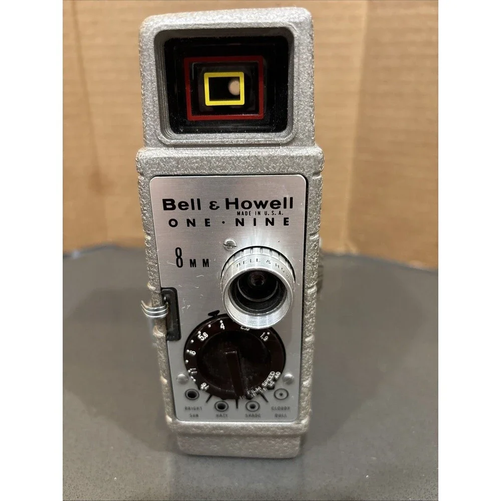 Vintage Bell & Howell One Nine Movie Hand Crank 8mm Movie Camera EUC